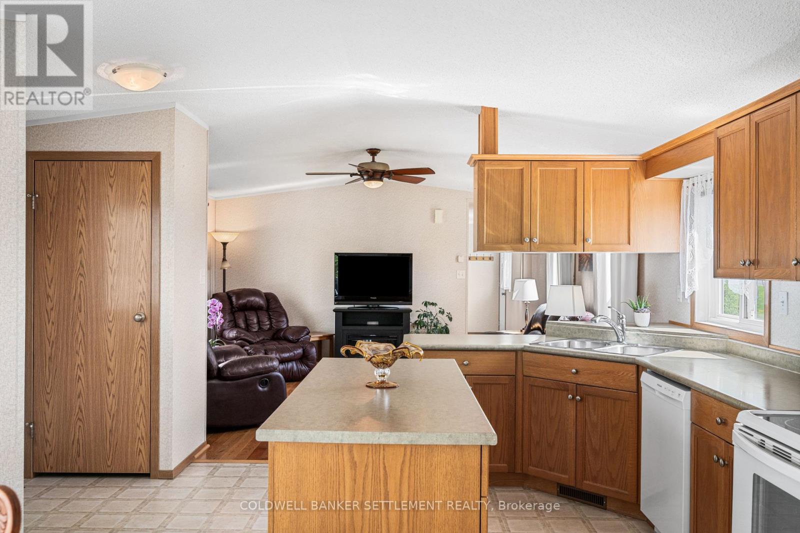 Photo 21 of 304 Acacia Road, Drummond North Elmsley ON