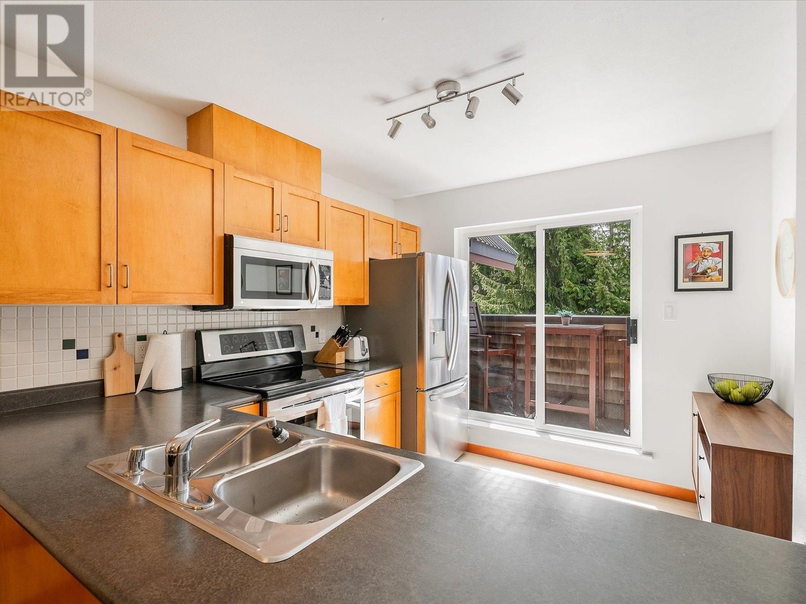 202 2222 CASTLE DRIVE, Whistler