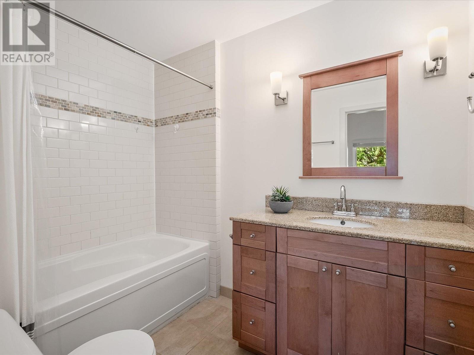 202 2222 CASTLE DRIVE, Whistler