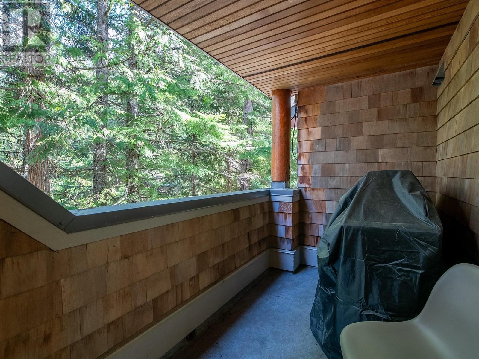 202 2222 CASTLE DRIVE, Whistler