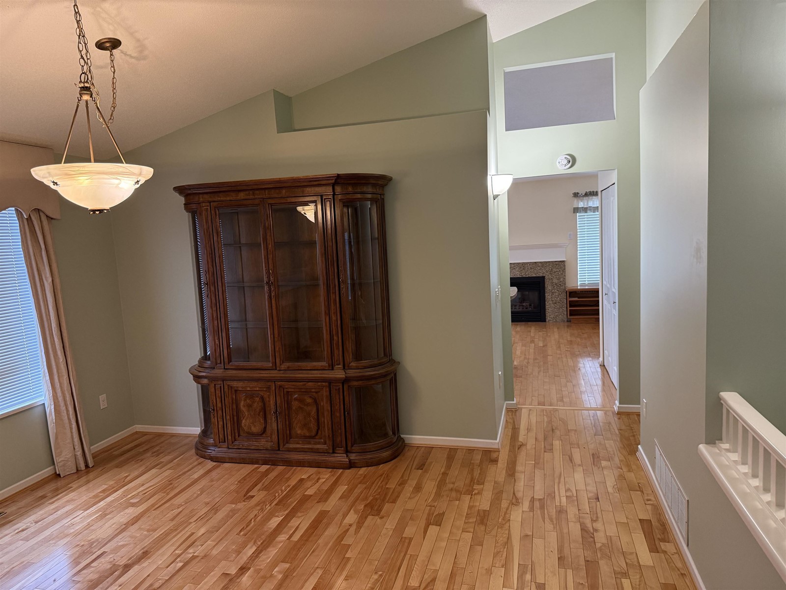 Photo 8 of 11 16888 80 Avenue, Surrey BC