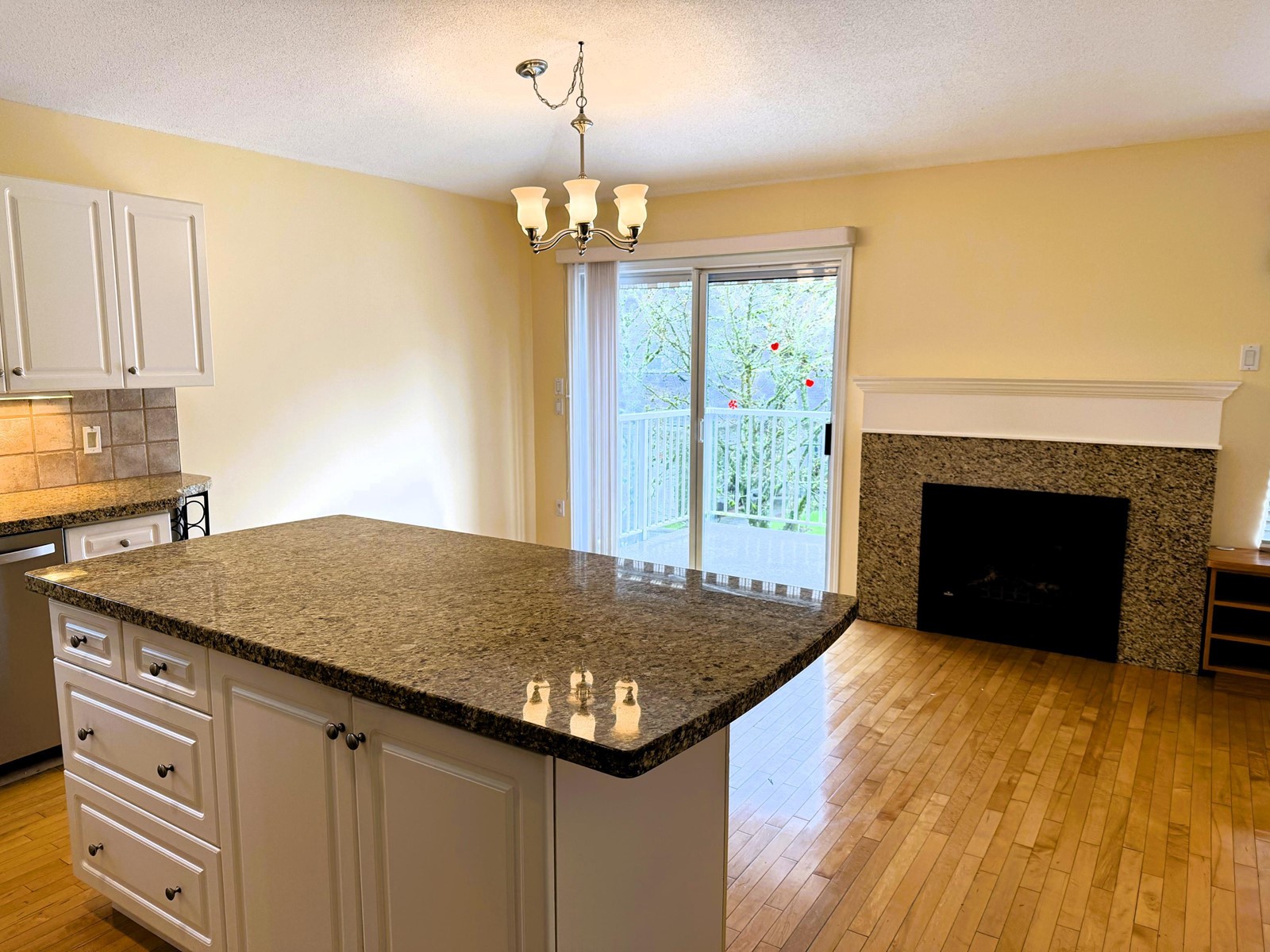 Photo 10 of 11 16888 80 Avenue, Surrey BC
