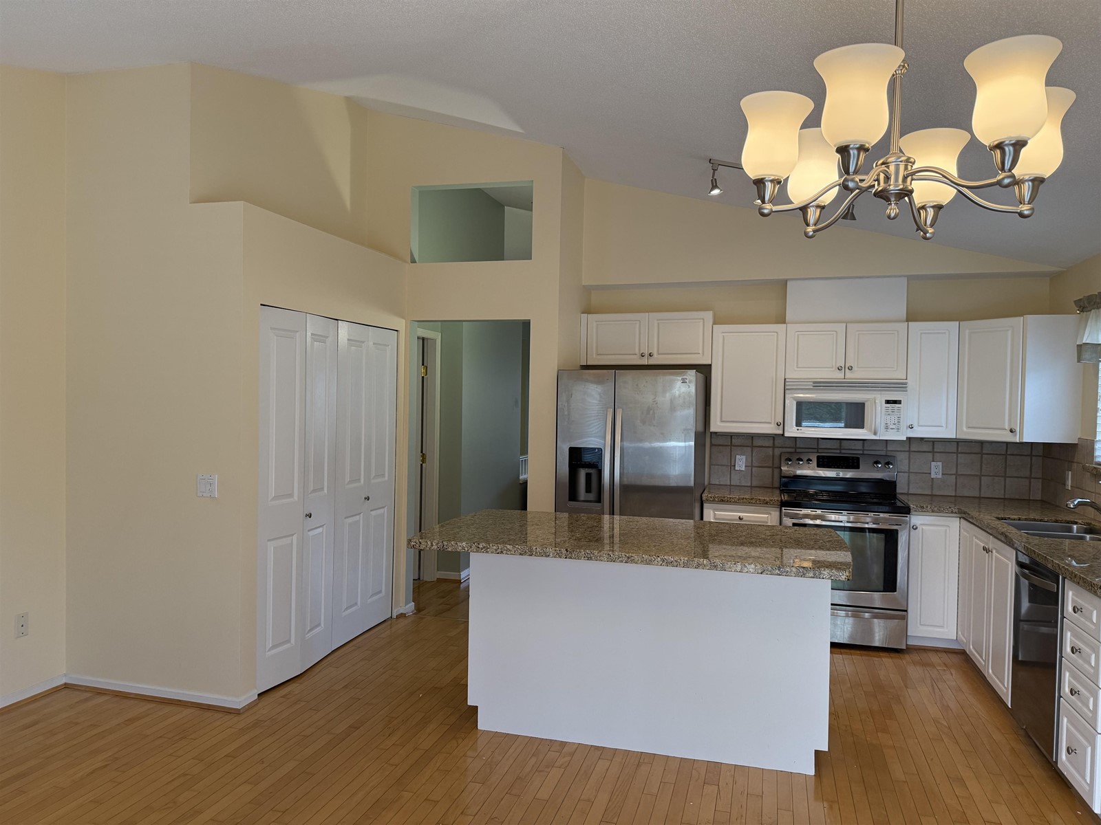 Photo 12 of 11 16888 80 Avenue, Surrey BC
