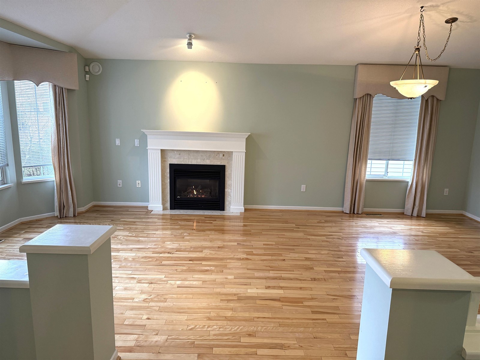 Photo 3 of 11 16888 80 Avenue, Surrey BC