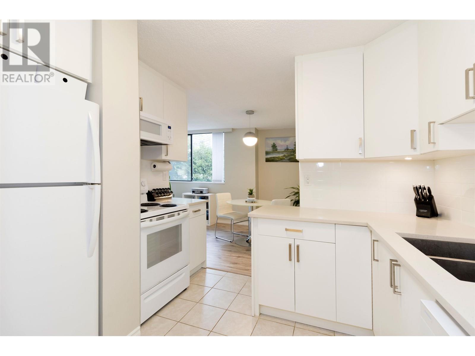 304 9521 CARDSTON COURT, Burnaby