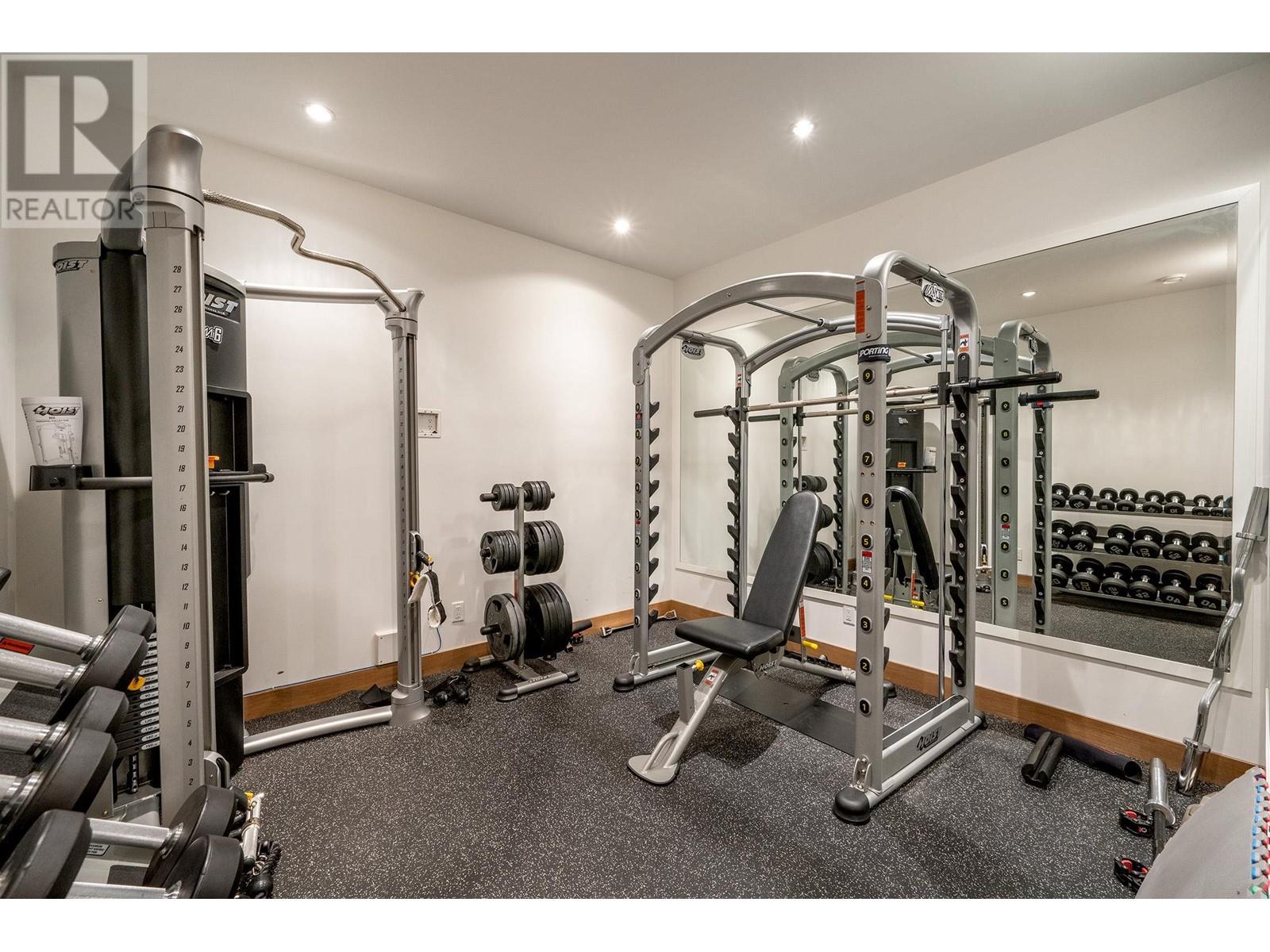 7441 TREETOP LANE, Whistler