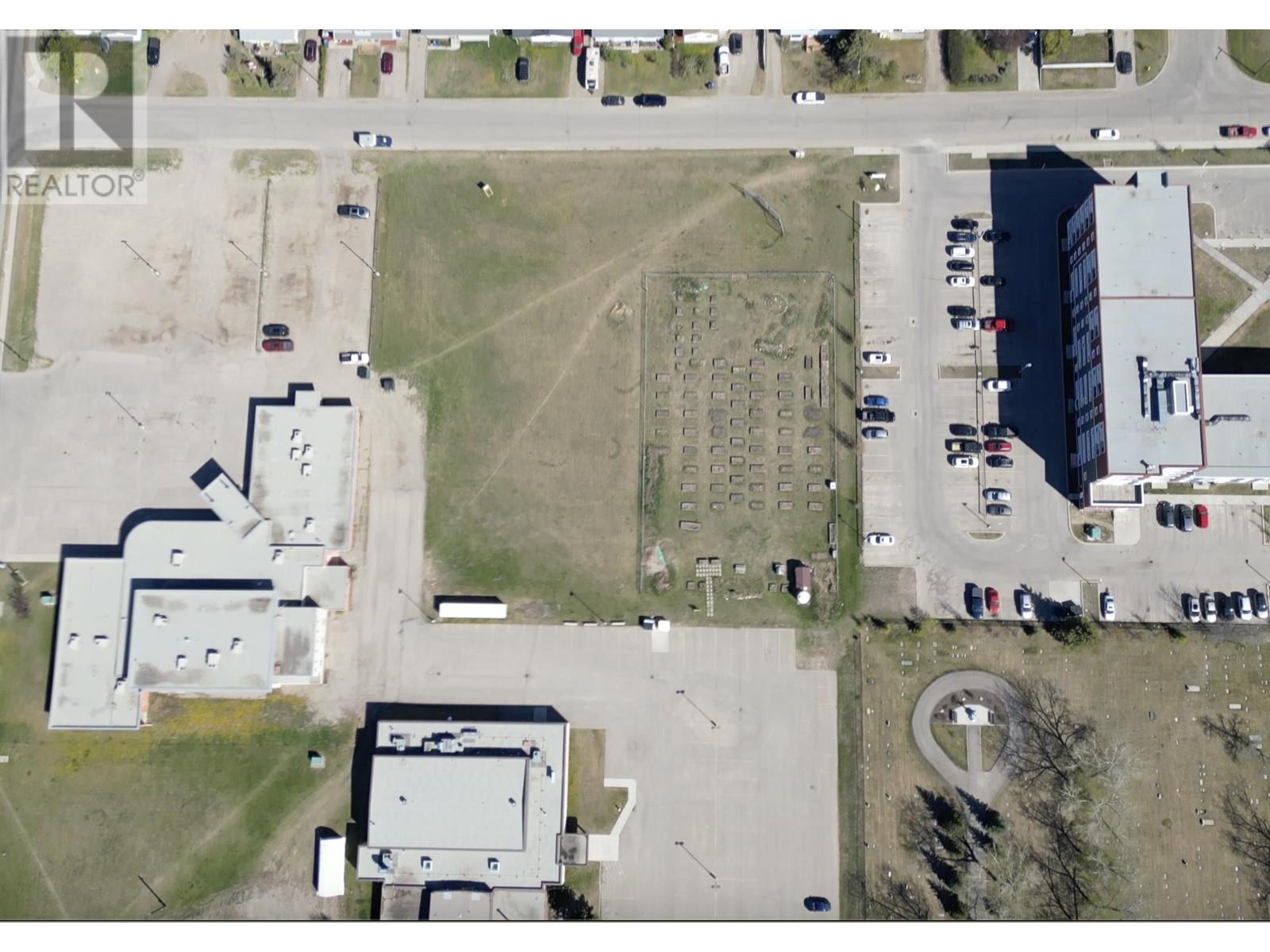 Photo 3 of 9504 100 Avenue, Fort St John BC