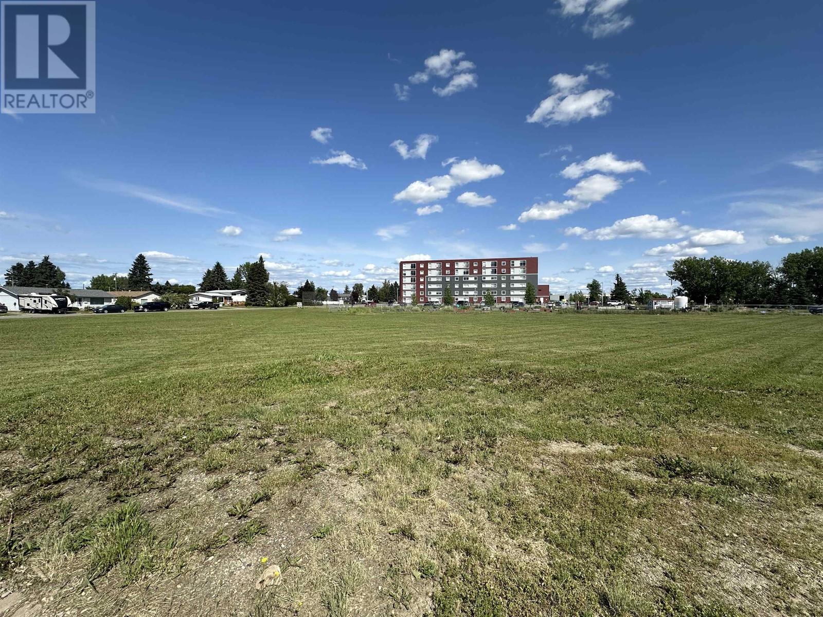Photo 18 of 9504 100 Avenue, Fort St John BC