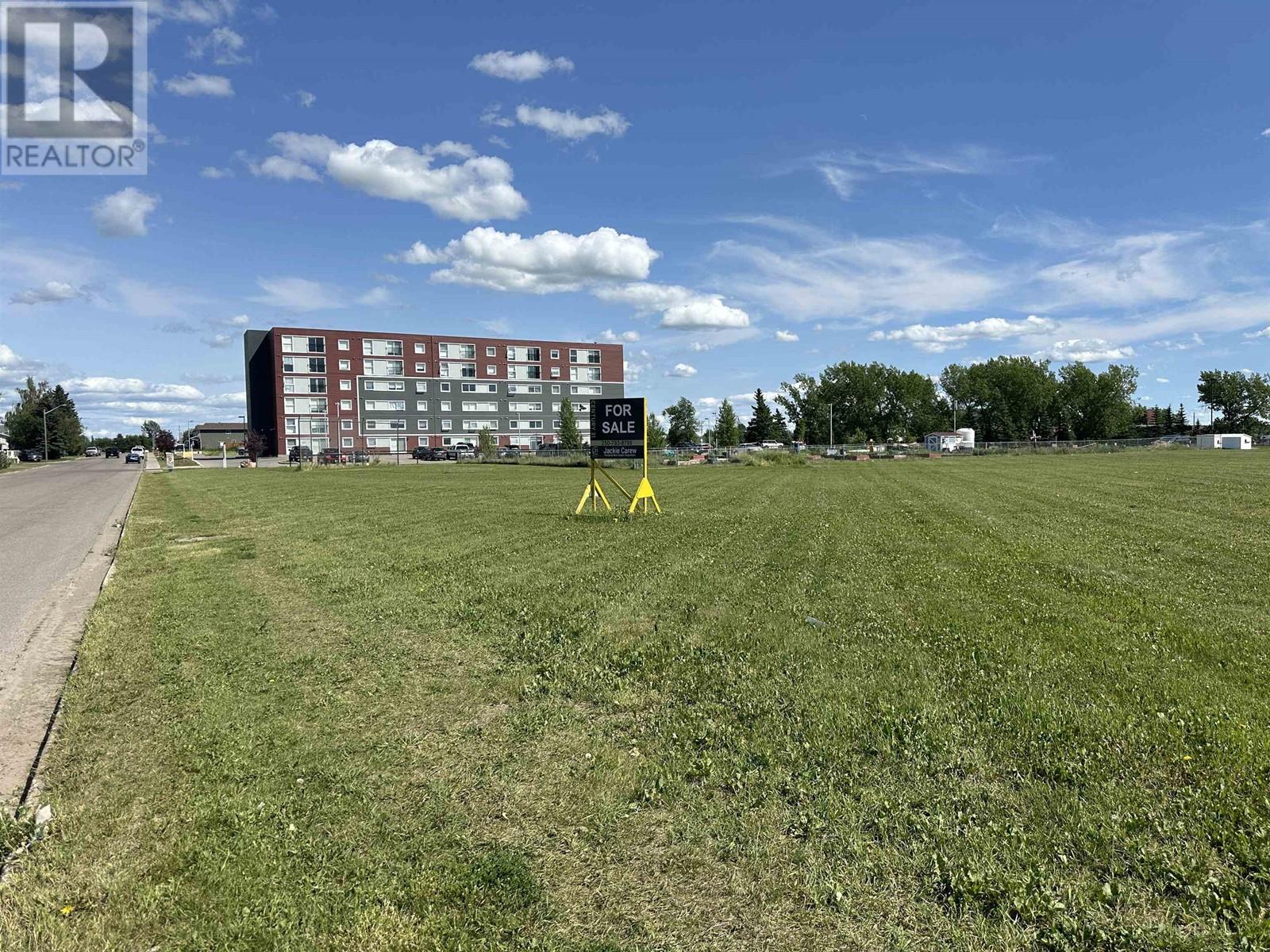 Photo 7 of 9504 100 Avenue, Fort St John BC