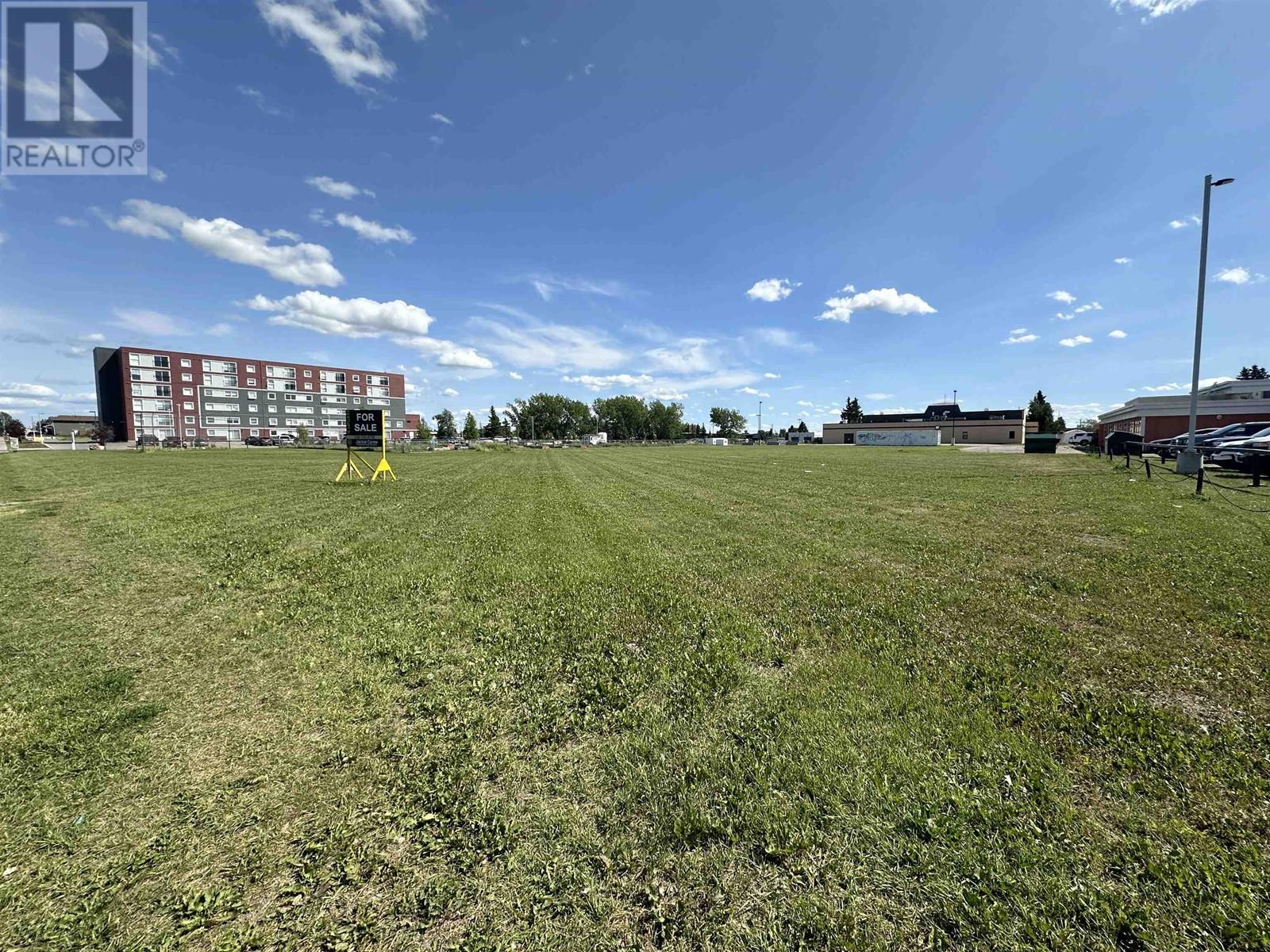 Photo 6 of 9504 100 Avenue, Fort St John BC