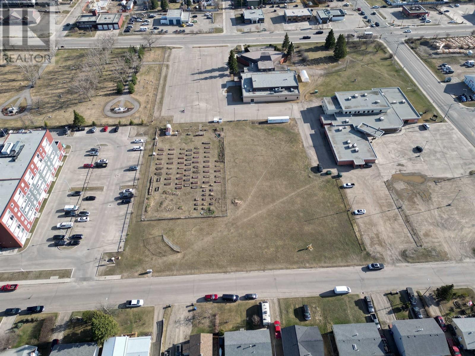 Photo 2 of 9504 100 Avenue, Fort St John BC
