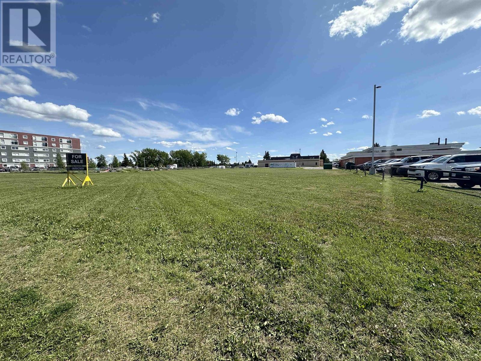 Photo 9 of 9504 100 Avenue, Fort St John BC