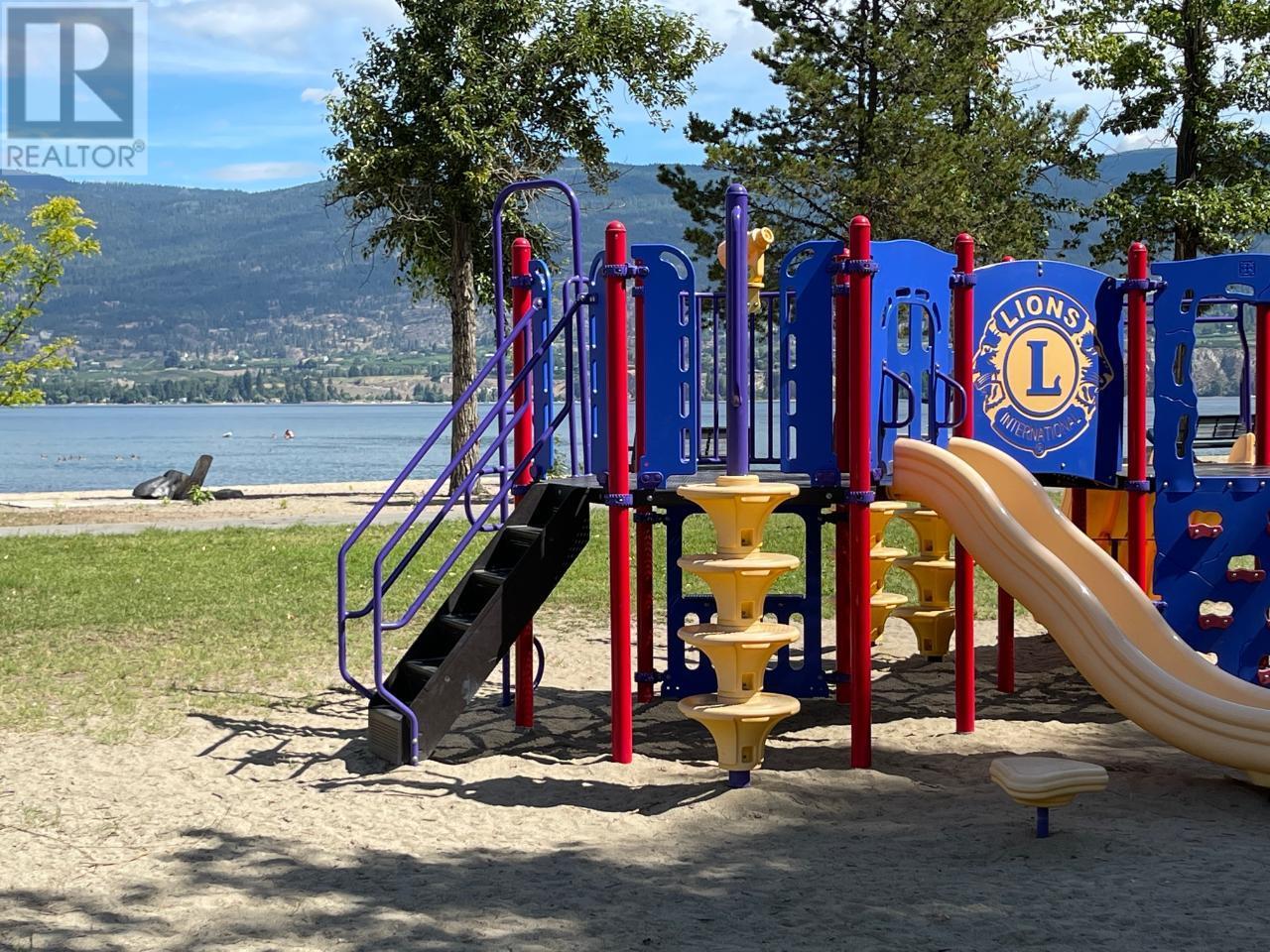 1719 Treffry Place, Summerland