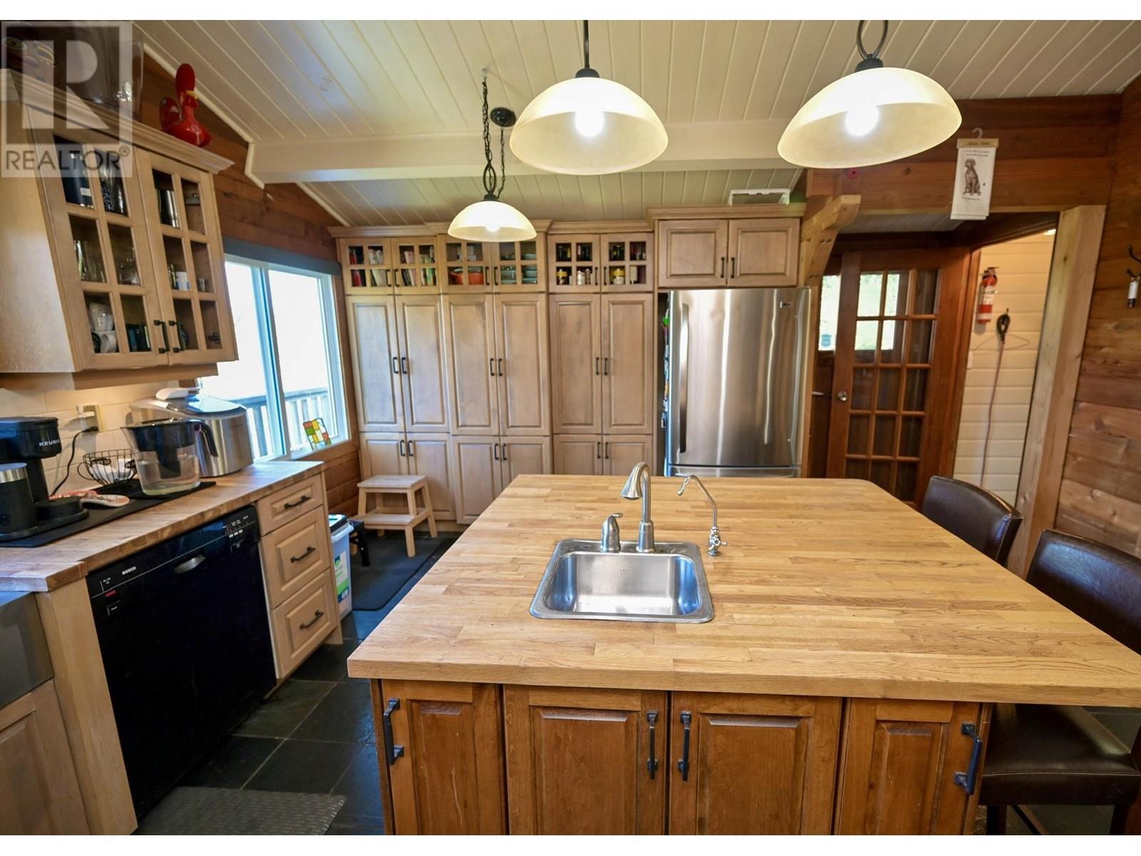 4184 FRANCIS PENINSULA ROAD, Pender Harbour