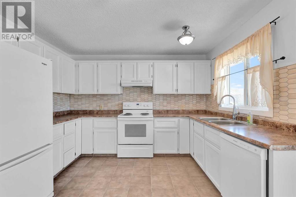 4056 44 Avenue NE Photo 11 - Calgary Real Estate
