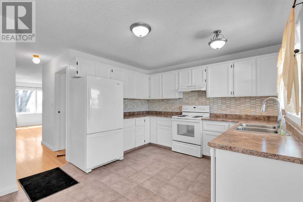 4056 44 Avenue NE Photo 12 - Calgary Real Estate