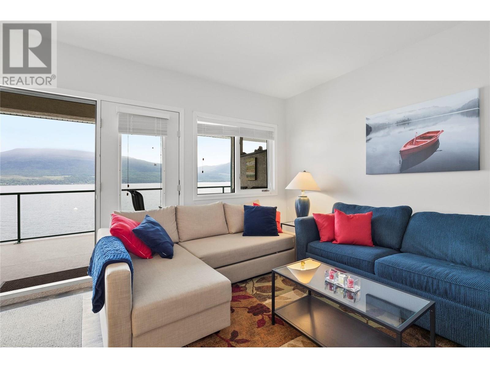7B 3935 Eagle Bay Road, Eagle Bay