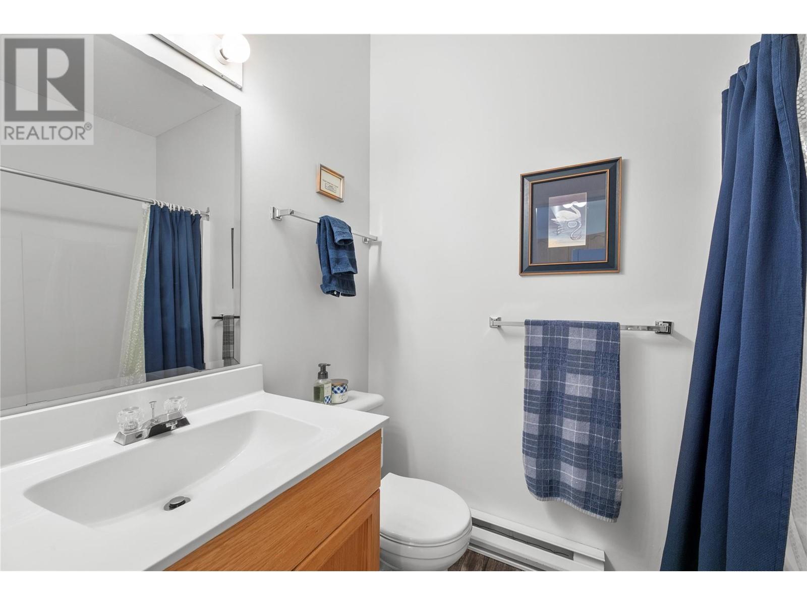 7B 3935 Eagle Bay Road, Eagle Bay