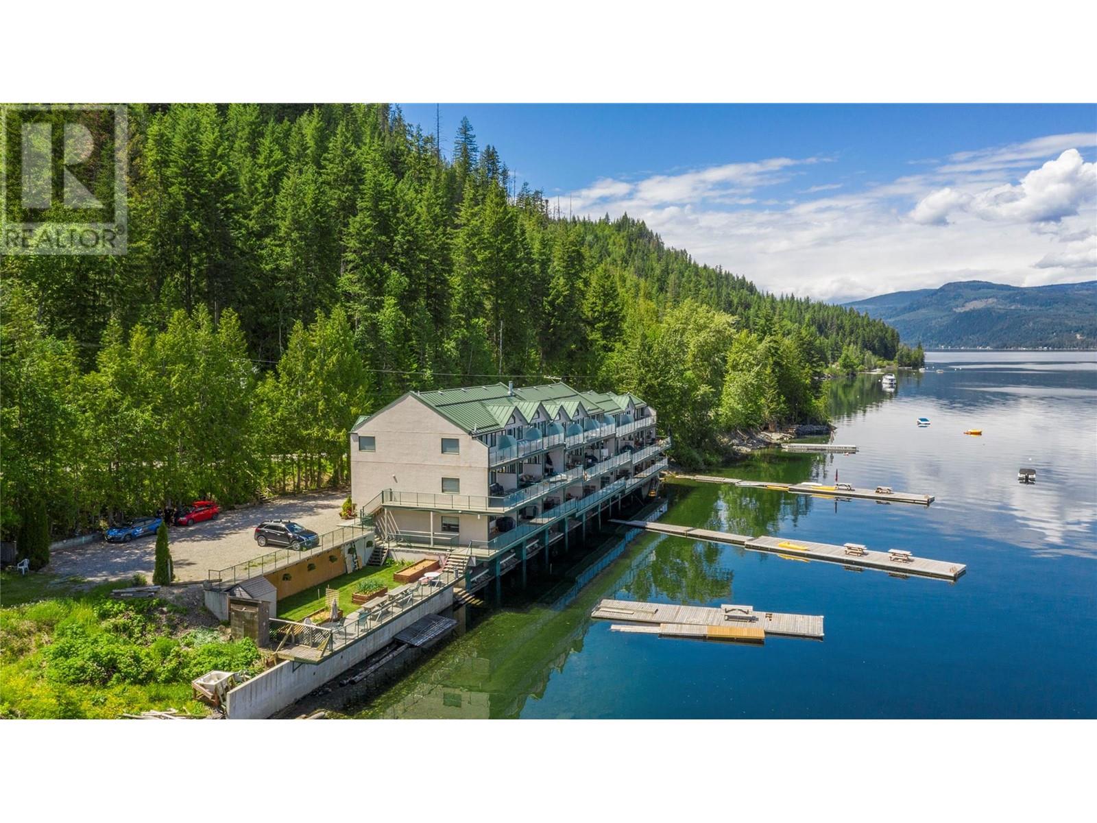 7B 3935 Eagle Bay Road, Eagle Bay