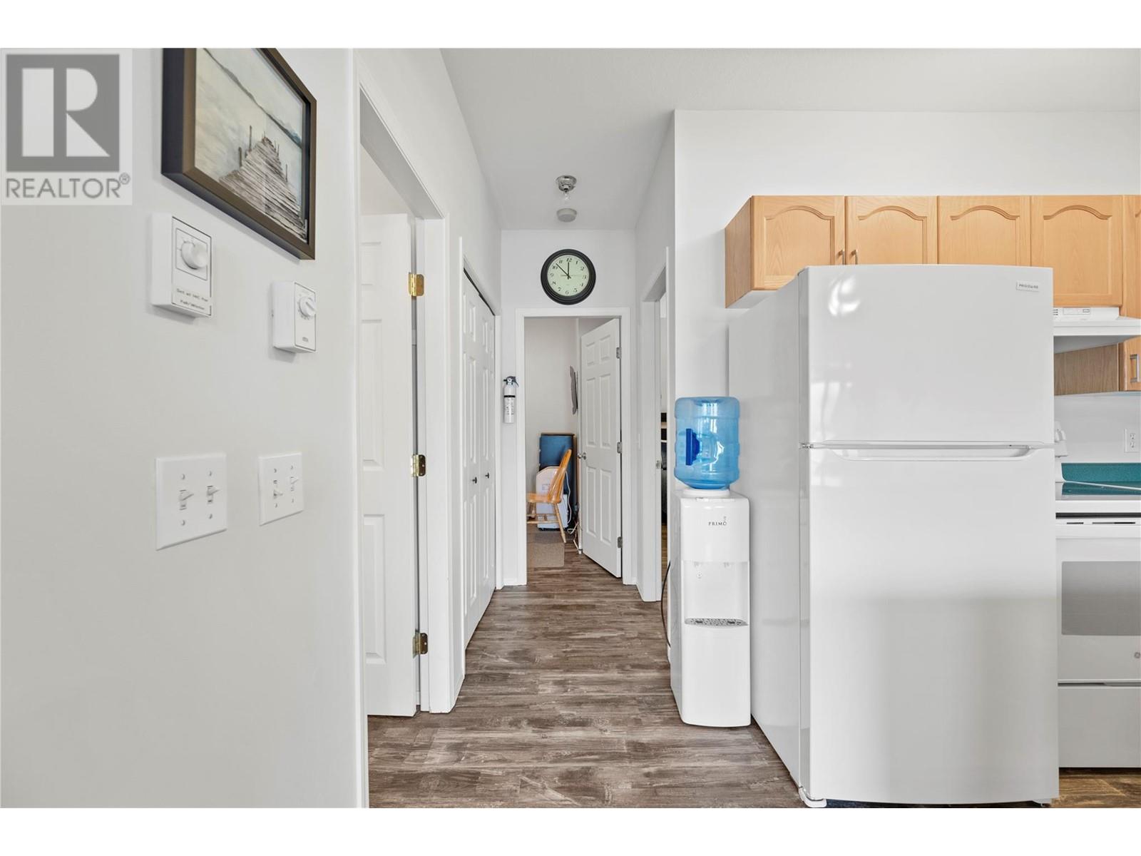 7B 3935 Eagle Bay Road, Eagle Bay