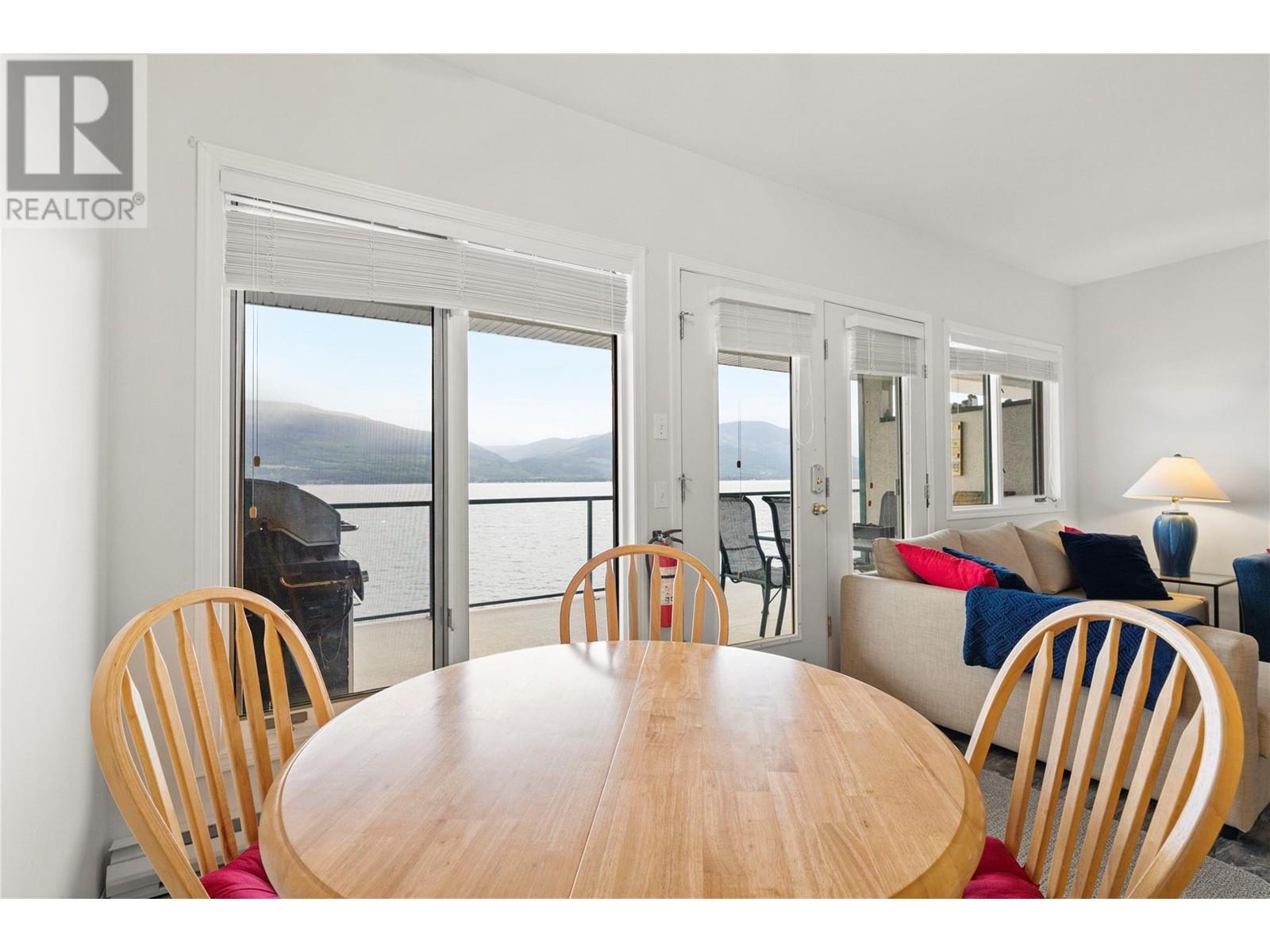 7B 3935 Eagle Bay Road, Eagle Bay