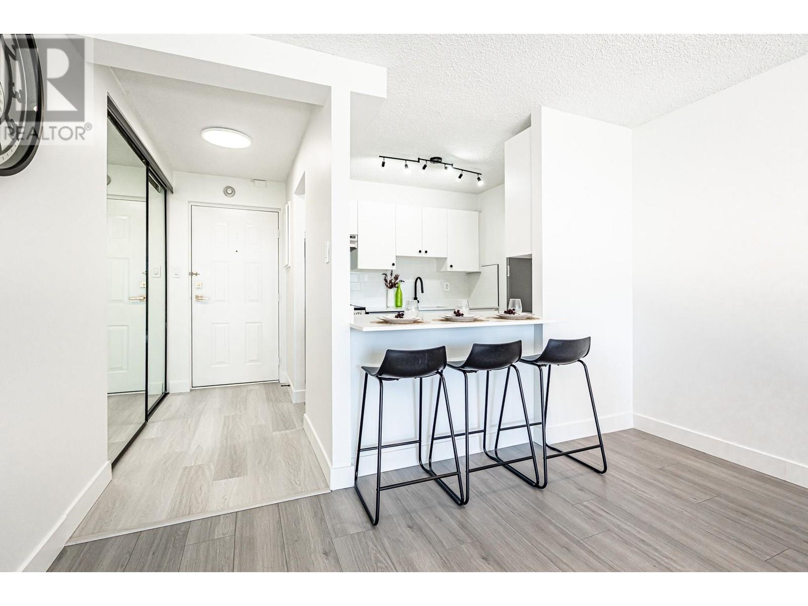 #407-6611 MINORU Boulevard, Richmond