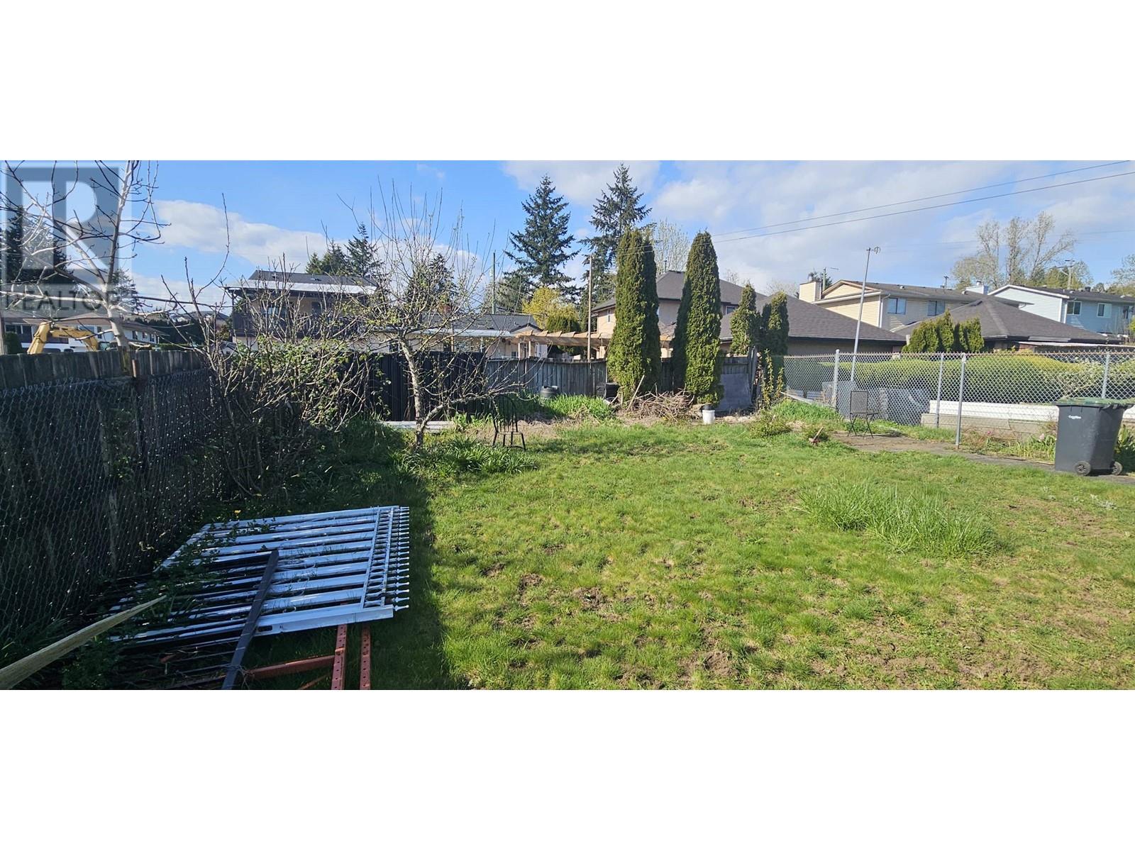 Photo 2 of 647 Gauthier Avenue, Coquitlam BC