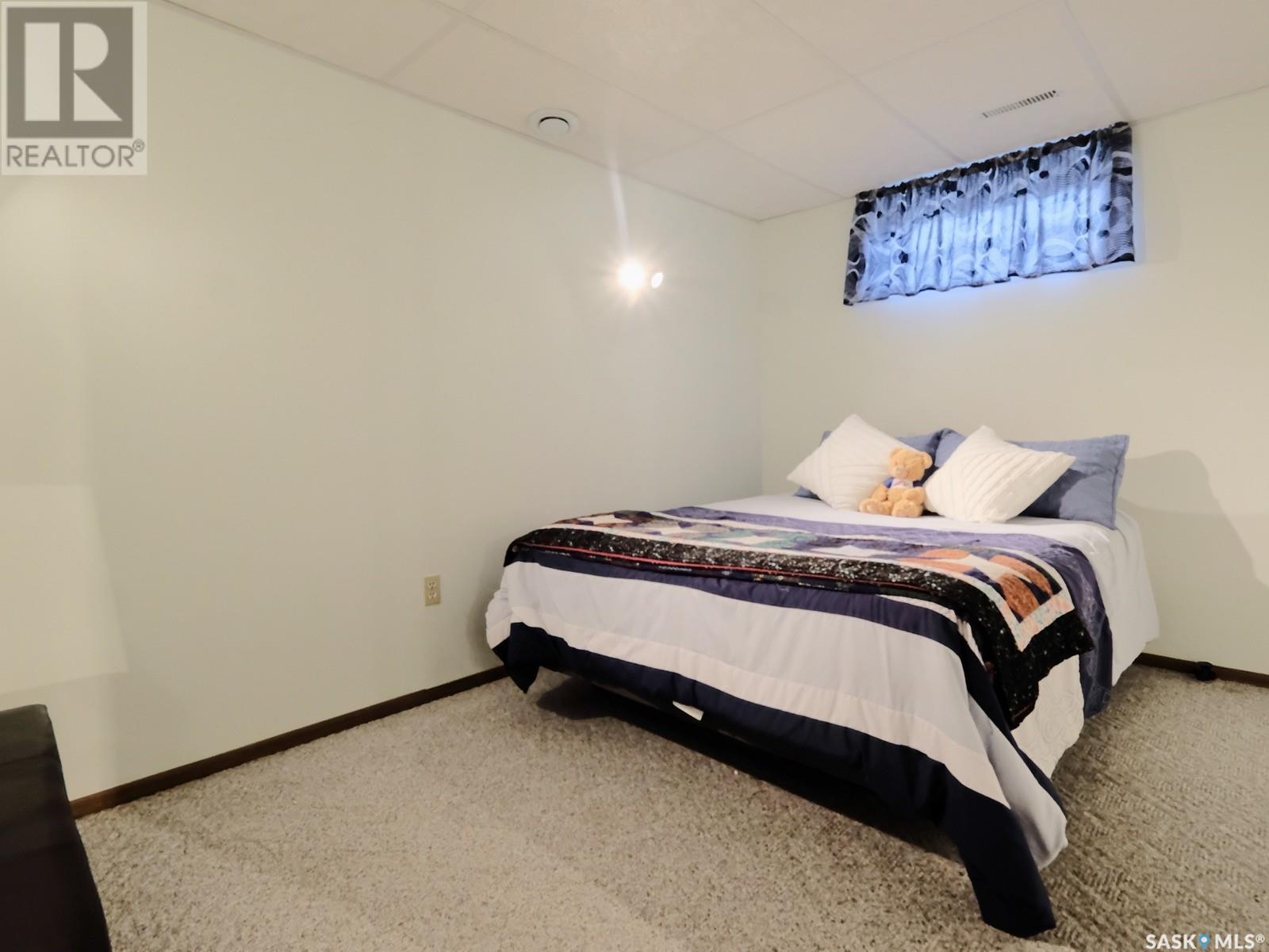 Photo 33 of 1003 6th Street E, Rosetown SK