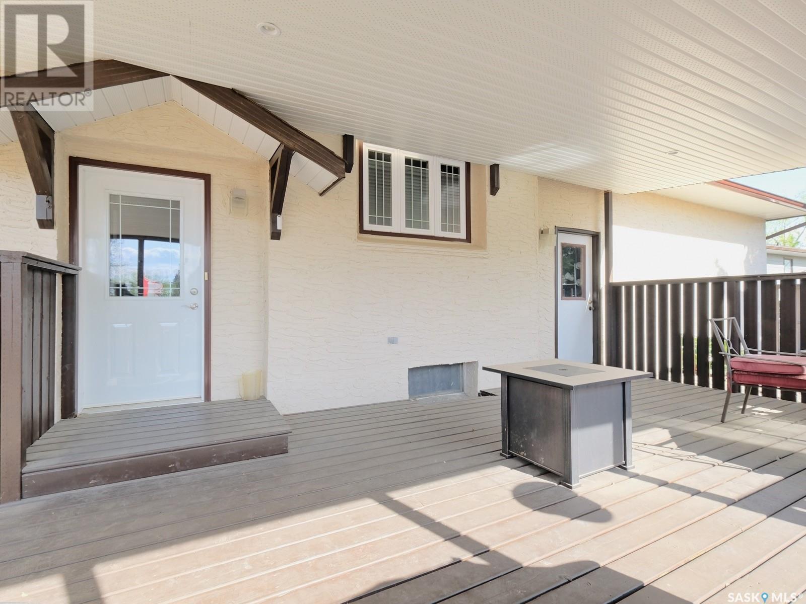 Photo 5 of 1003 6th Street E, Rosetown SK