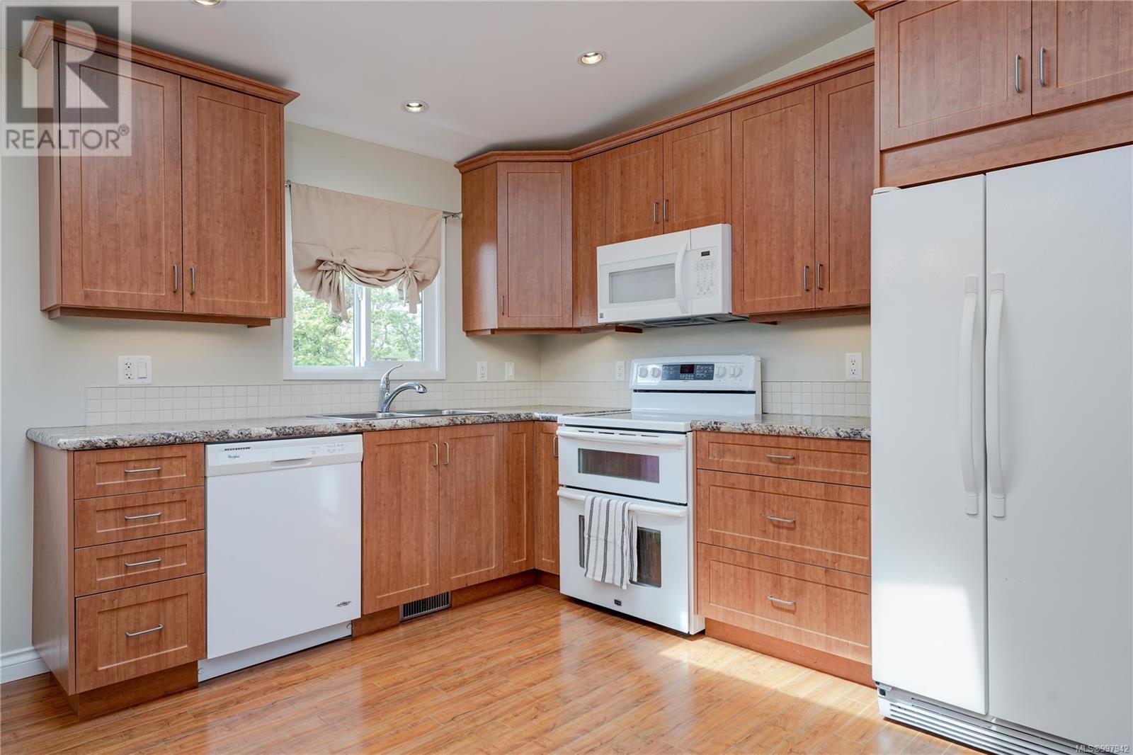  4032 McLellan Street, Saanich