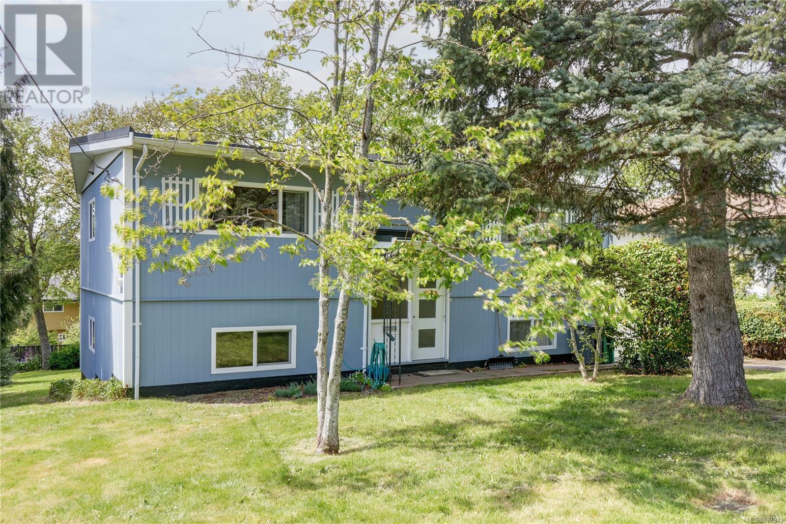  4032 McLellan Street, Saanich