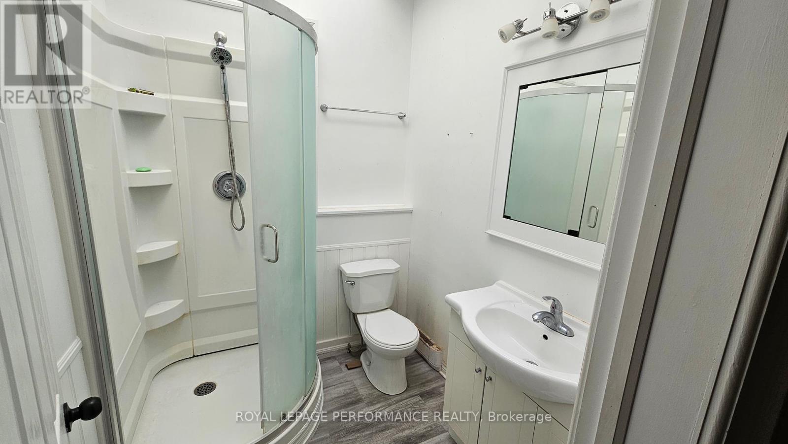 210-228 Pitt Unit 8 photo 4