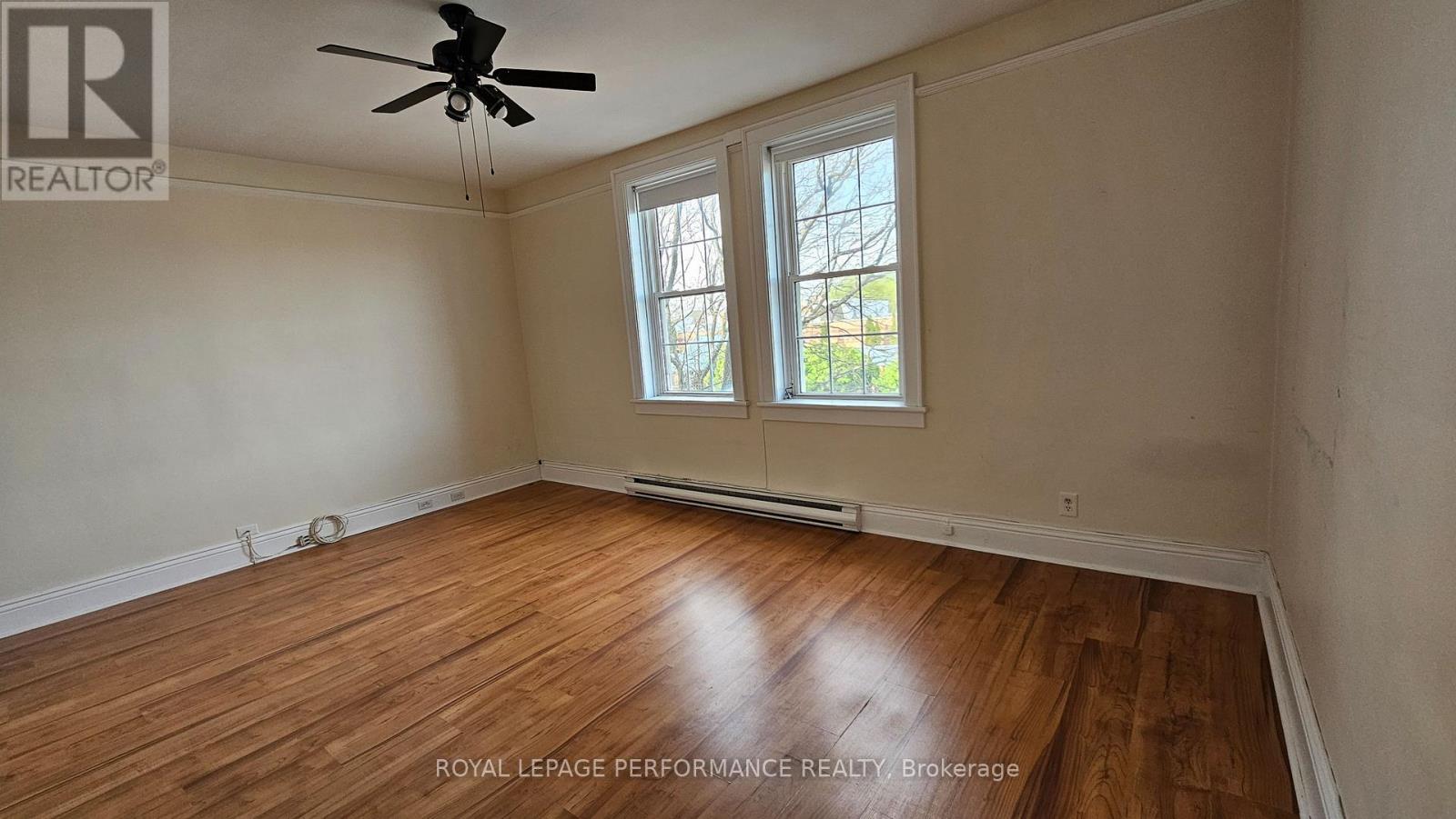 210-228 Pitt Unit 8 photo 5