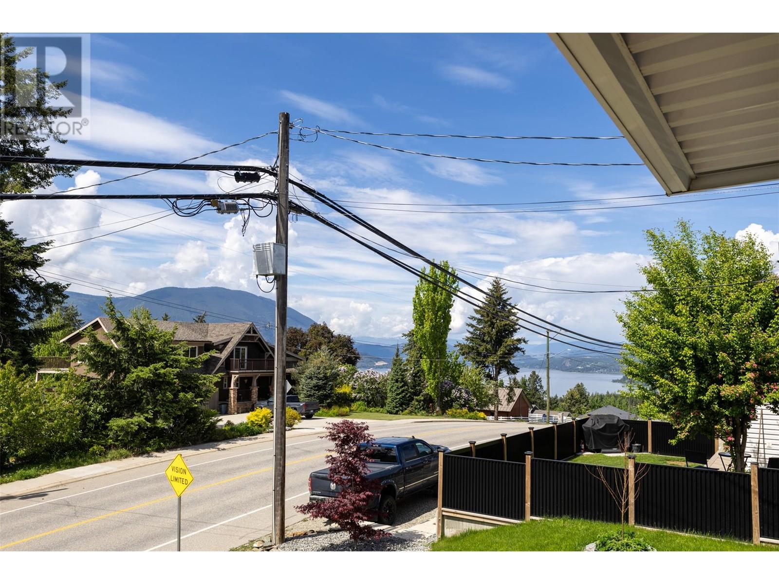  590 20 Street Southeast, Salmon Arm