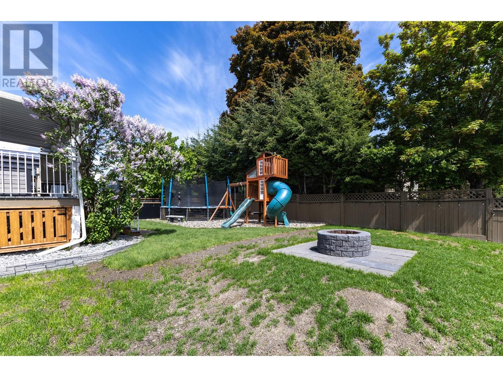  590 20 Street Southeast, Salmon Arm