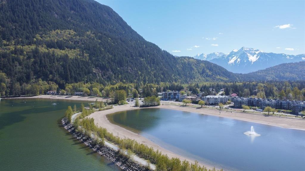 Photo 4 of 2 120 Esplanade Avenue Harrison Hot Springs, Harrison Hot Springs BC