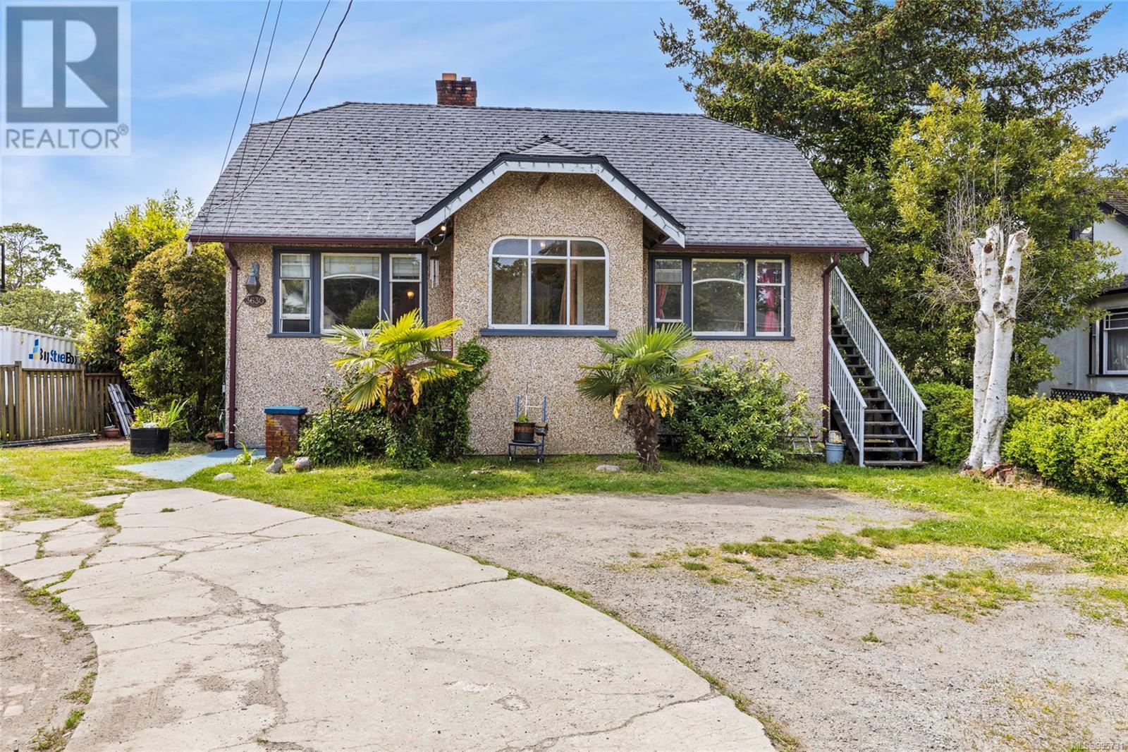  3630 Quadra Street, Saanich