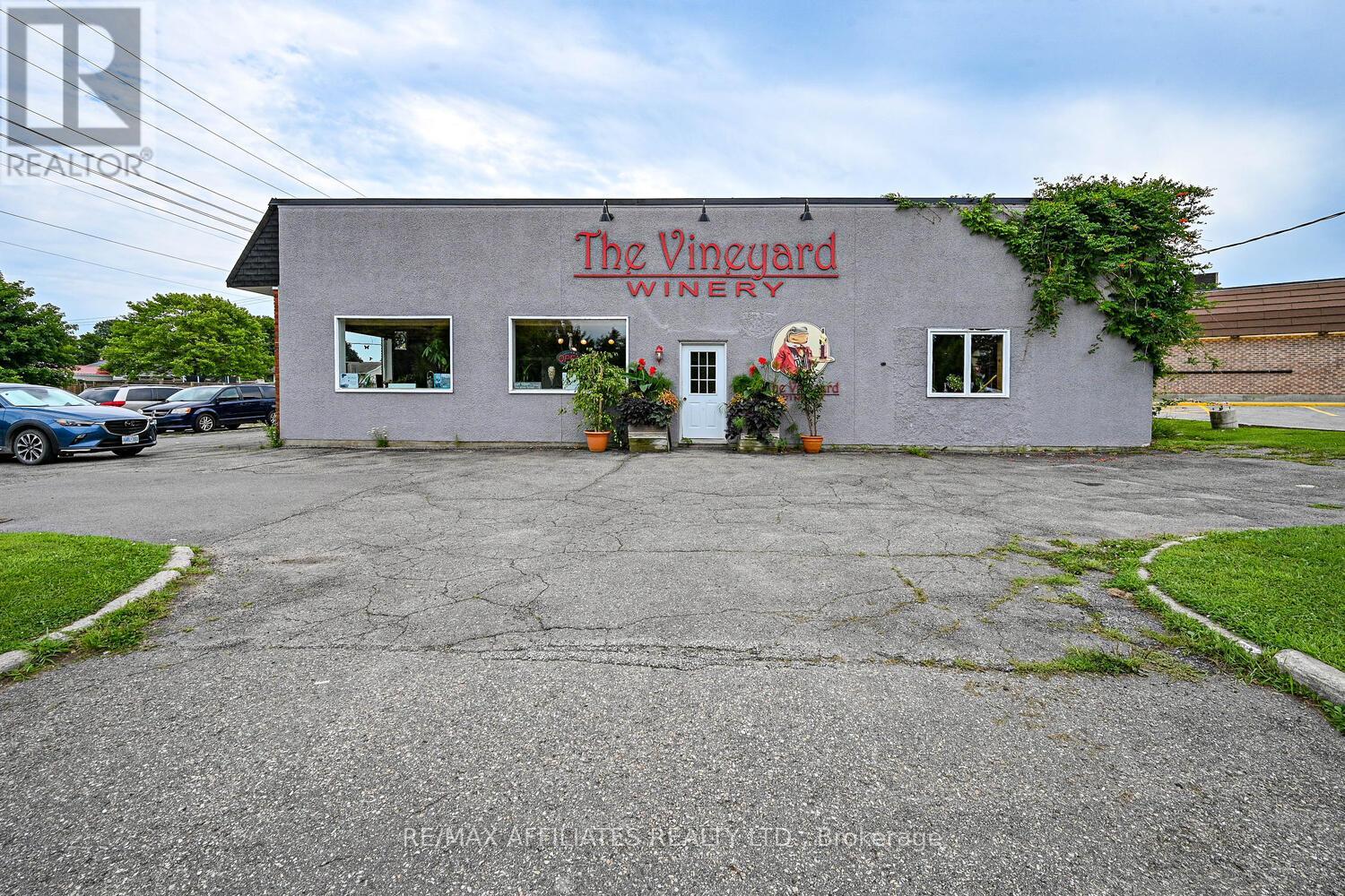 Photo 2 of 202 Percy Street, Smiths Falls ON