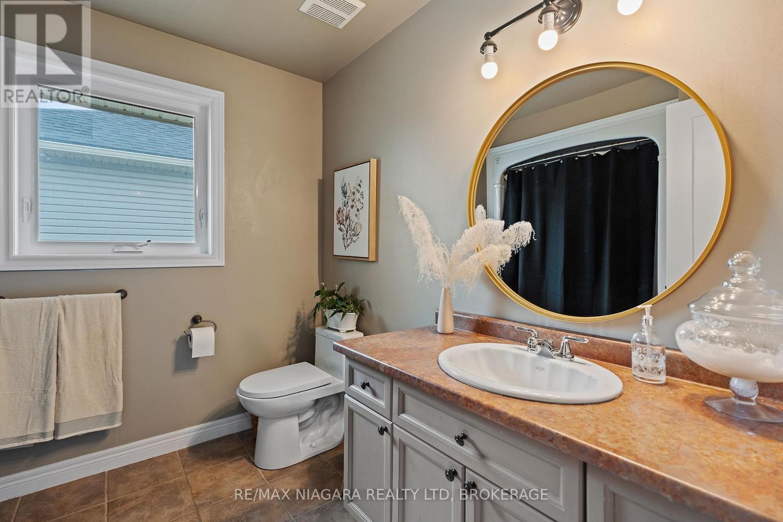 Photo 25 of 4439 Lincoln Avenue, Lincoln ON