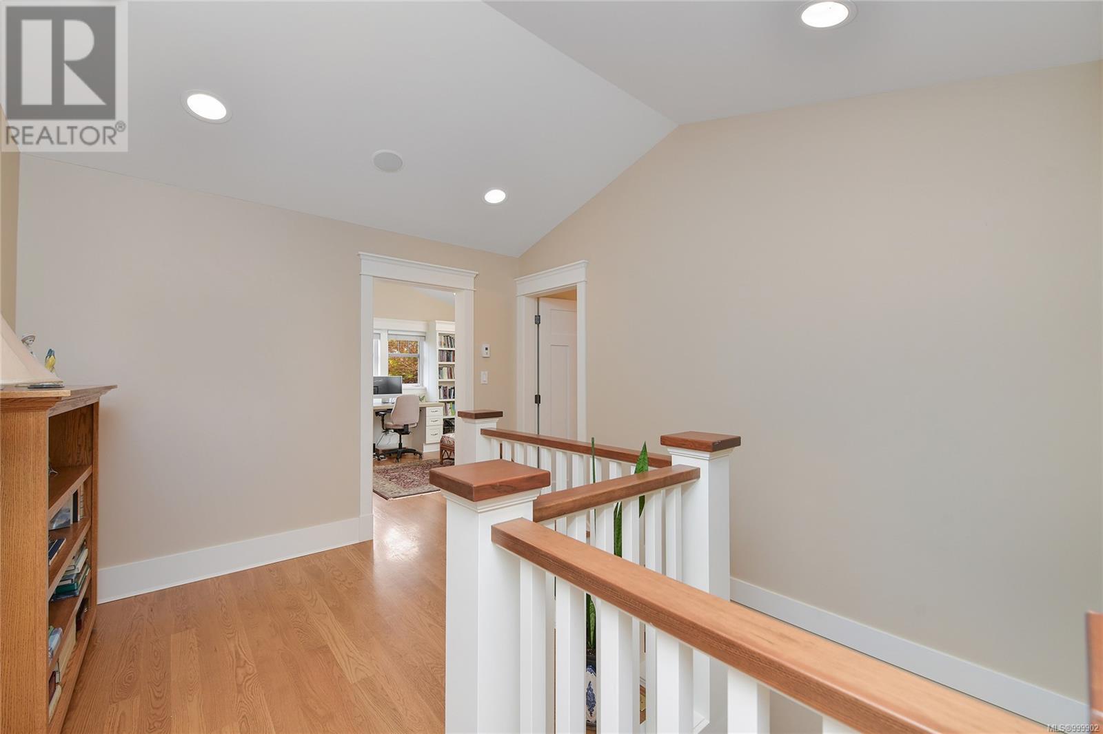  2175 Bartlett Avenue, Oak Bay