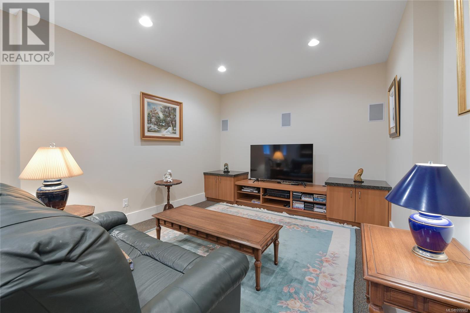  2175 Bartlett Avenue, Oak Bay