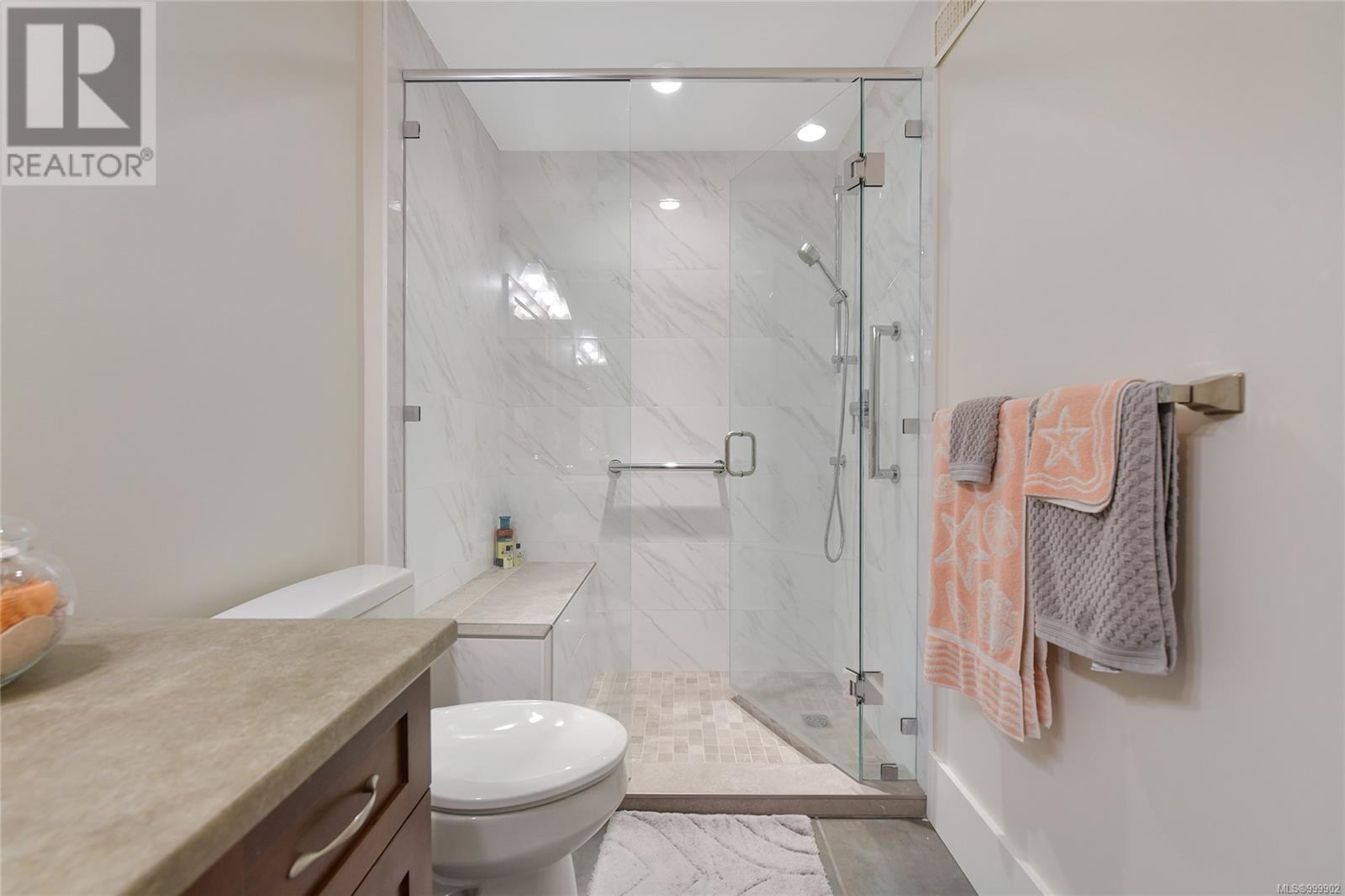  2175 Bartlett Avenue, Oak Bay