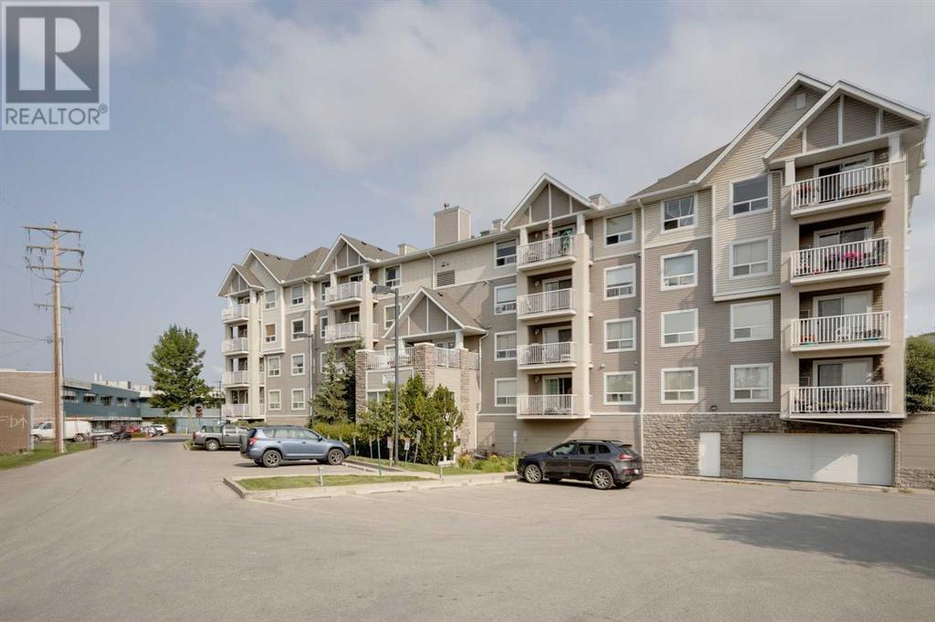 128 Centre Avenue, Cochrane
