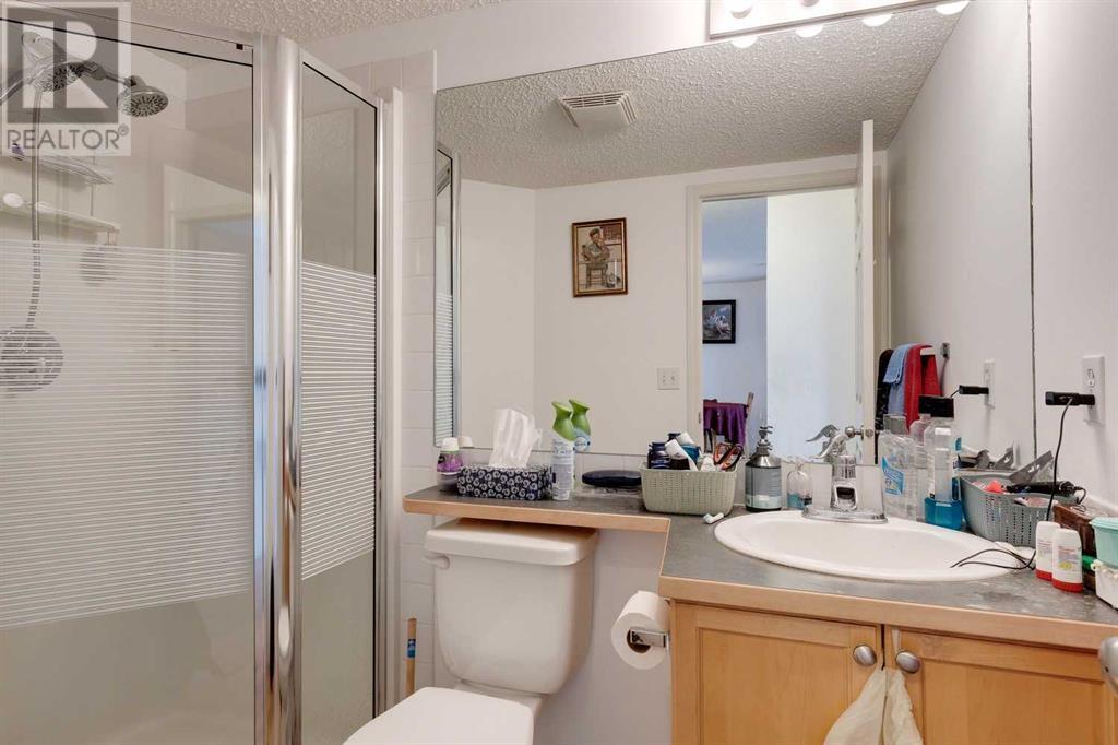 128 Centre Avenue, Cochrane