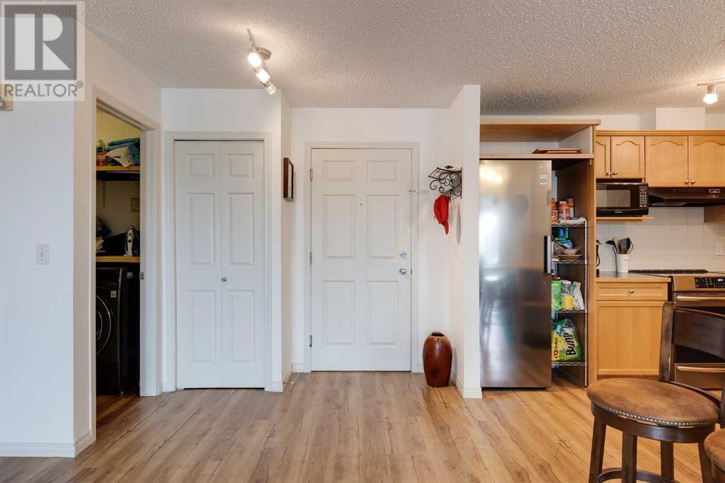 128 Centre Avenue, Cochrane