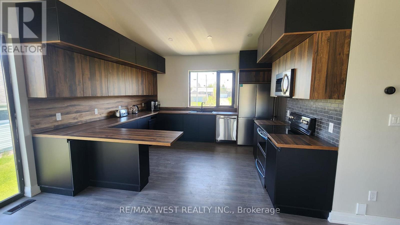 Photo 4 of 264 Mcguire Beach Road, Kawartha Lakes ON