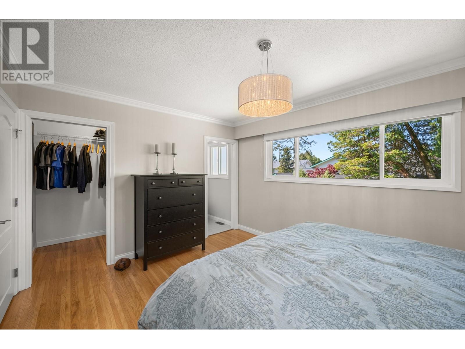 5097 WHITWORTH Crescent North, Ladner