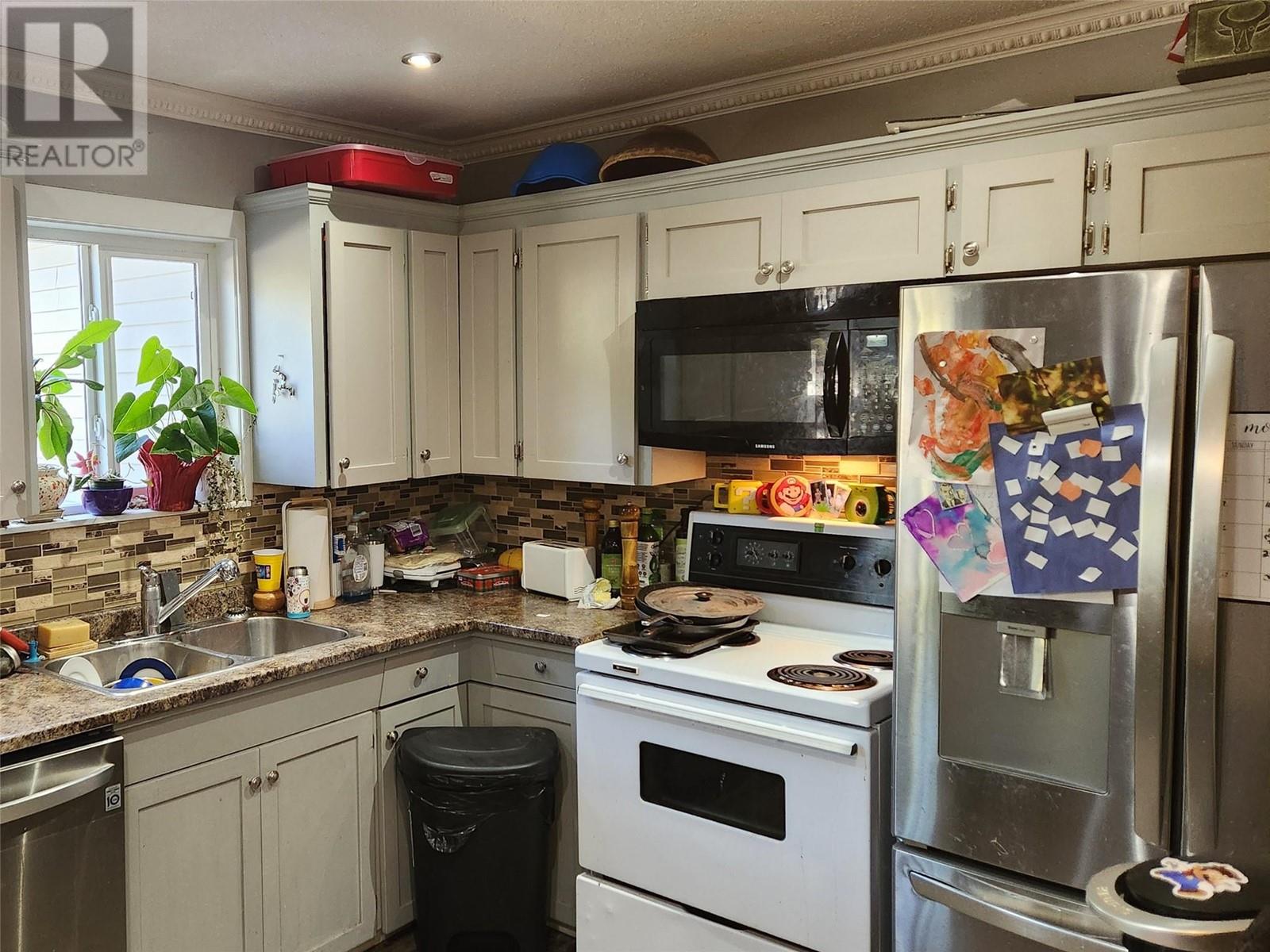 15 LODGE Drive, Clearwater