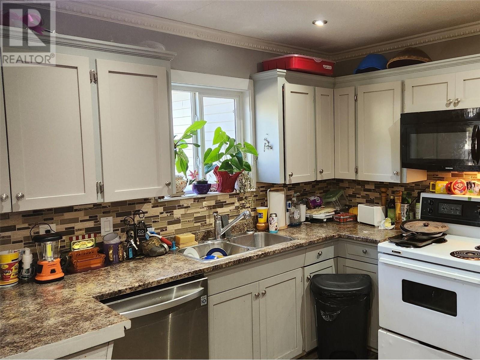 15 LODGE Drive, Clearwater