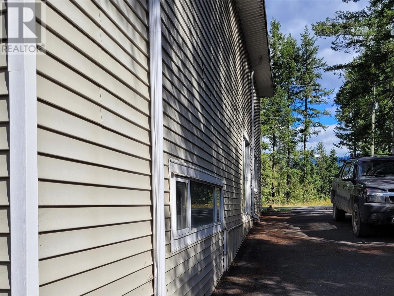 15 LODGE Drive, Clearwater